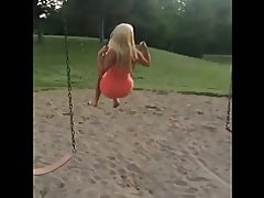 몇 버 릇된 pawgs!