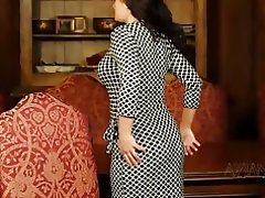 아름다움 섹시 한 스트립을 수행